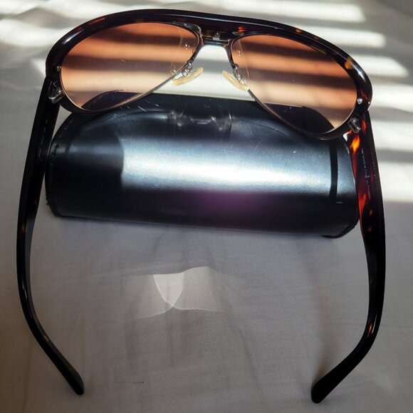 Authentic Fendi Aviator Sunglasses - Picture 4 of 16